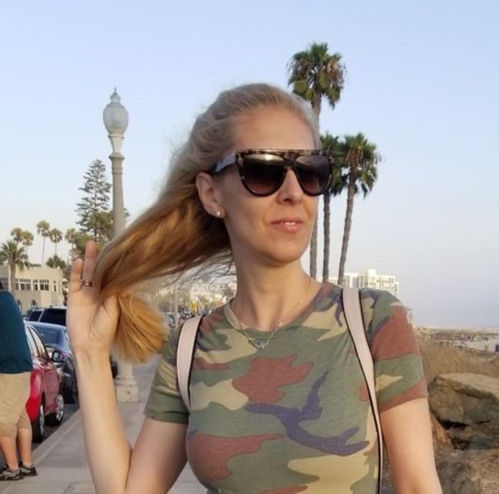 Meet your Posher, Elina